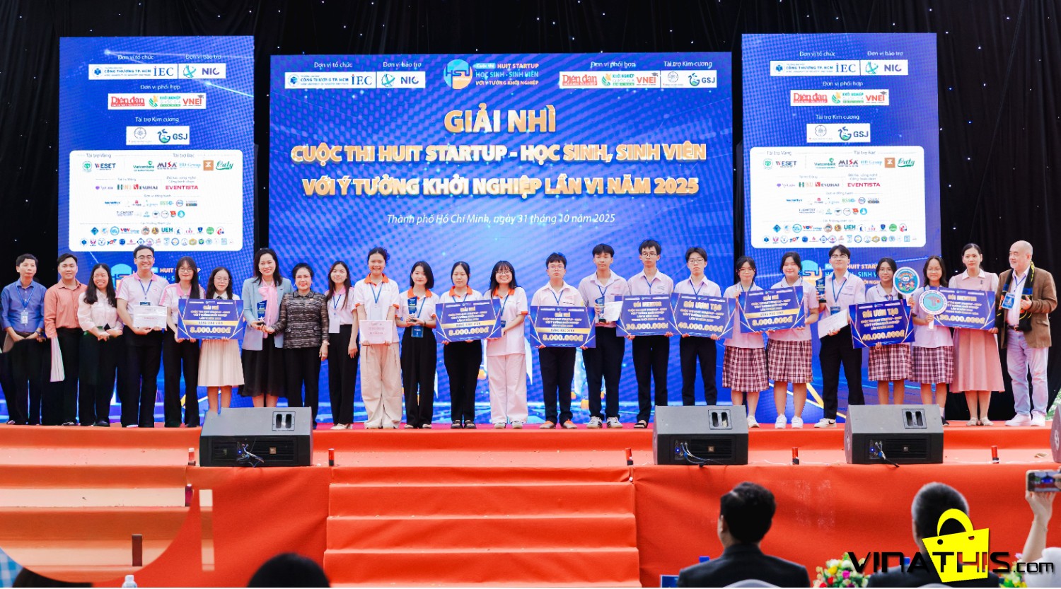 Á QUÂN HUIT STARTUP 2025